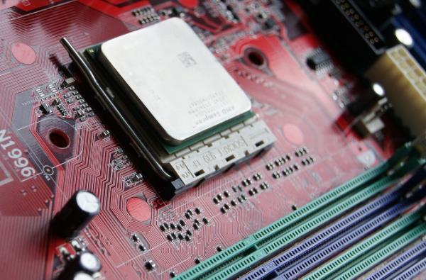 AMD和英特尔的CPU的兼容性和稳定性不同