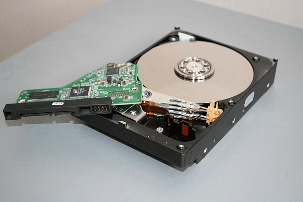 机械硬盘（HDD）的外观
