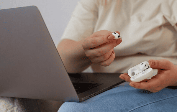 确认耳机处于配对模式