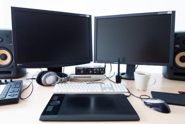 检查外接显示器与连接线缆 检查外接显示器与连接线缆