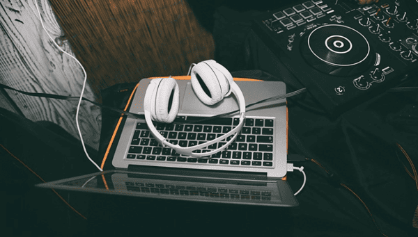 检查耳机和接口