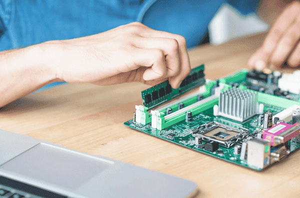 重新插拔内存 重新插拔内存