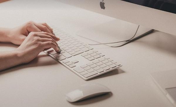 检查USB接收器与接口连接