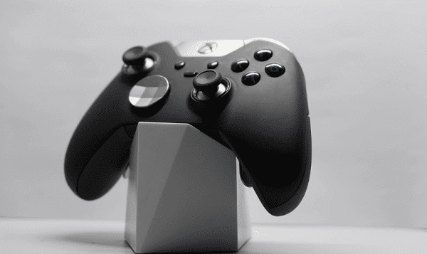 前往手柄品牌官网下载驱动